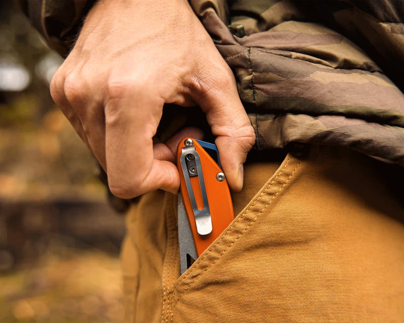 Buck 724 Mustang