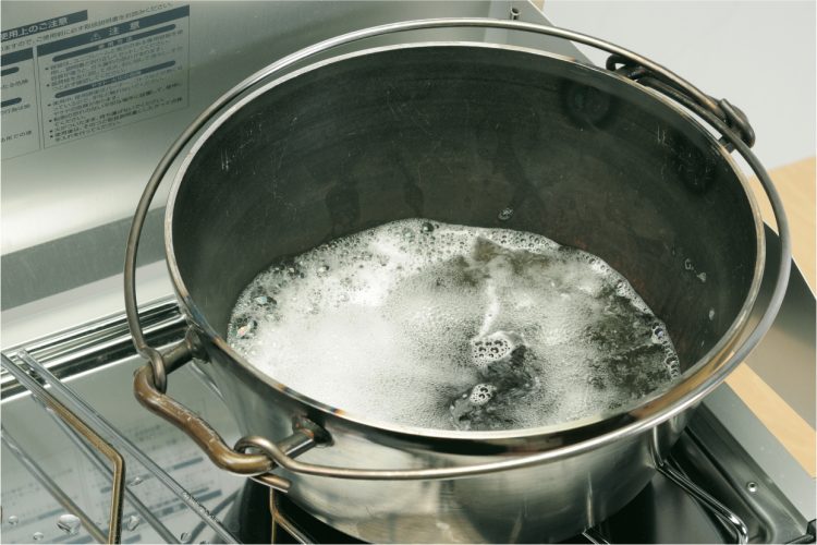 Uniflame UF Dutch Oven II