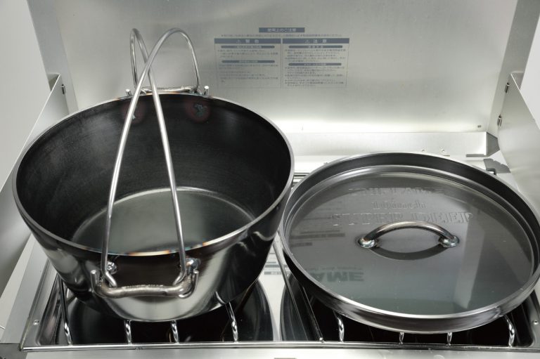 Uniflame UF Dutch Oven